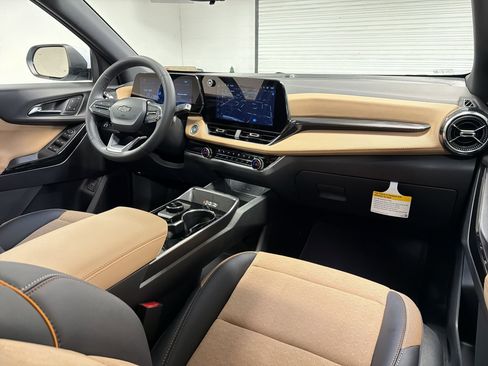 New 2026 Chevrolet Equinox ACTIV w/ Convenience Package III FWD image 27
