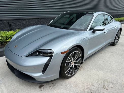 Used 2024 Porsche Taycan image 7