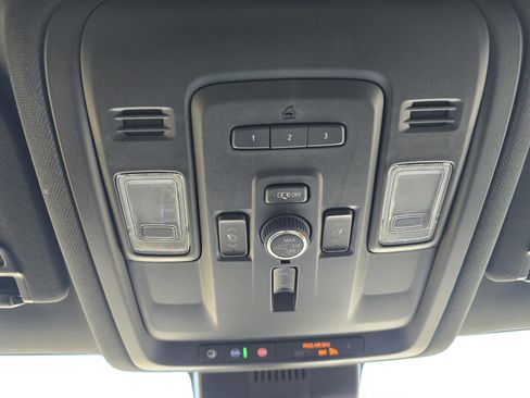 Used 2024 Chevrolet Suburban Premier image 36