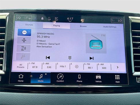 Used 2023 Chrysler Pacifica Touring-L FWD image 14