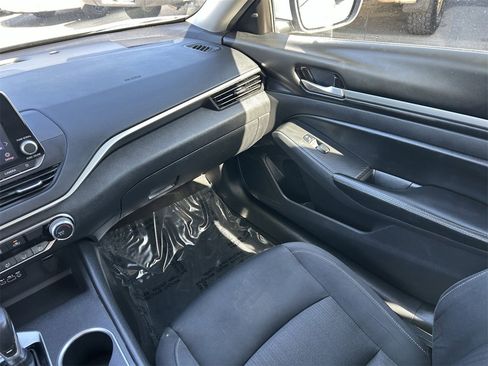 Certified 2022 Nissan Altima 2.5 SV image 17