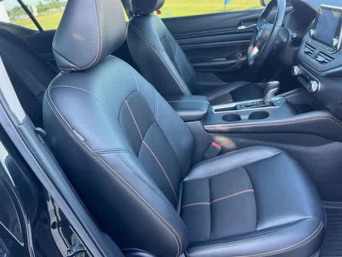 Used 2021 Nissan Altima 2.5 SR FWD image 12