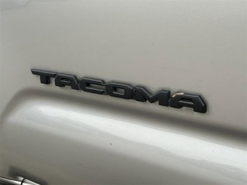 Used 2021 Toyota Tacoma SR5 image 15