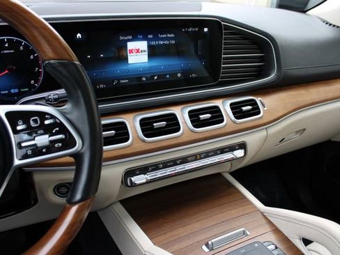 Used 2022 Mercedes-Benz GLS 450 4MATIC image 18