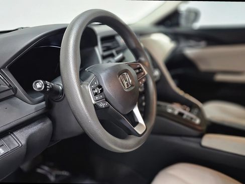 Used 2019 Honda Insight EX image 8