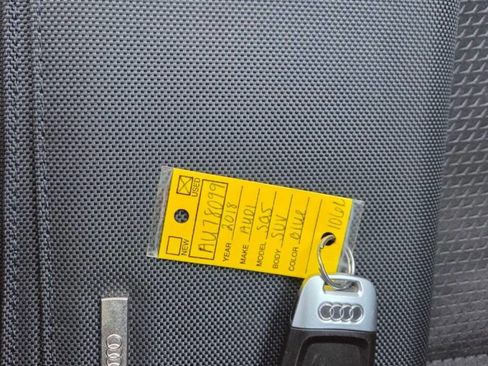 Used 2018 Audi SQ5 Premium Plus w/ Navigation Package image 19