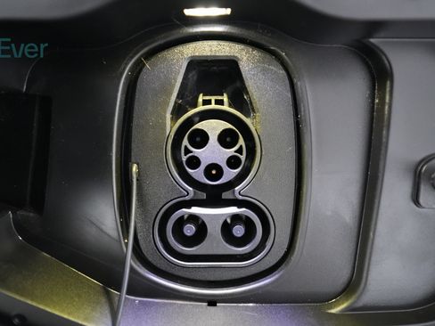 Used 2024 Chevrolet Equinox EV RS FWD image 10
