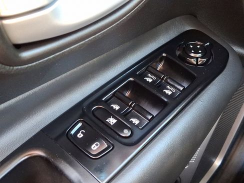 Certified 2023 Jeep Renegade Latitude image 24