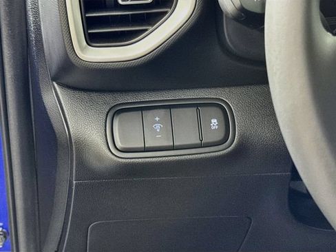 Certified 2025 Hyundai Venue SEL FWD image 14