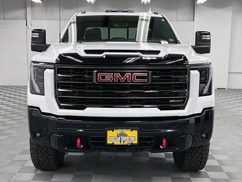 Used 2025 GMC Sierra 2500 AT4X AWD/4WD image 4