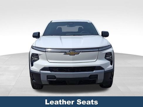 Used 2025 Chevrolet Silverado EV LT image 2