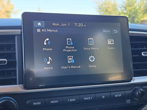 Used 2025 Hyundai Venue SEL FWD image 21