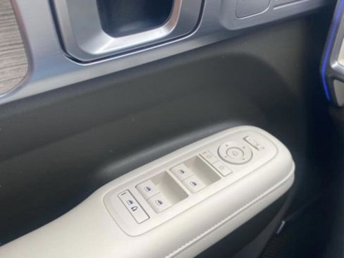 Used 2025 Hyundai Santa Fe Calligraphy image 9