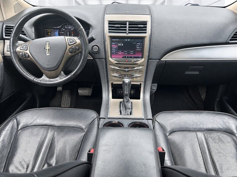 Used 2013 Lincoln MKX AWD image 6