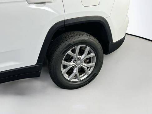 Used 2022 Jeep Grand Cherokee Limited AWD/4WD image 26