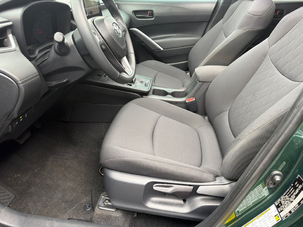 Used 2026 Toyota Corolla Cross LE w/ Moonroof Package FWD image 11