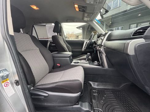 Used 2016 Toyota 4Runner SR5 AWD/4WD image 21