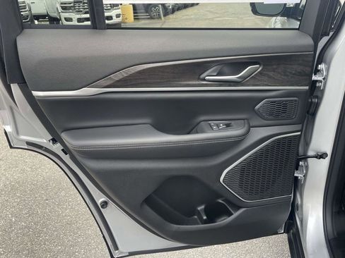 New 2026 Jeep Grand Cherokee Limited image 19