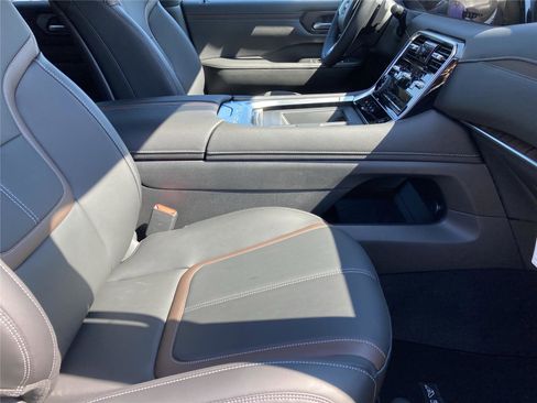 New 2026 Nissan Armada SL w/ Captain's Chari Seat Package RWD image 31