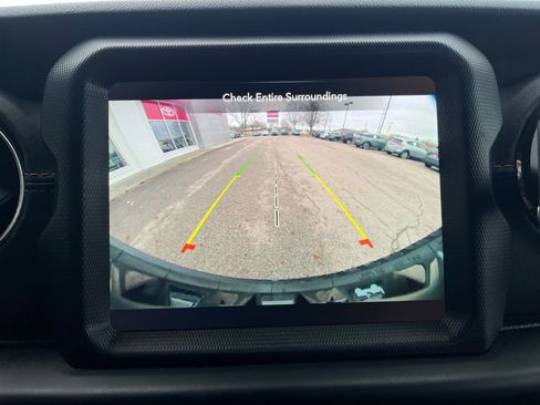 Used 2022 Jeep Wrangler Unlimited Sahara image 22