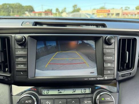 Used 2017 Toyota RAV4 XLE AWD/4WD image 21