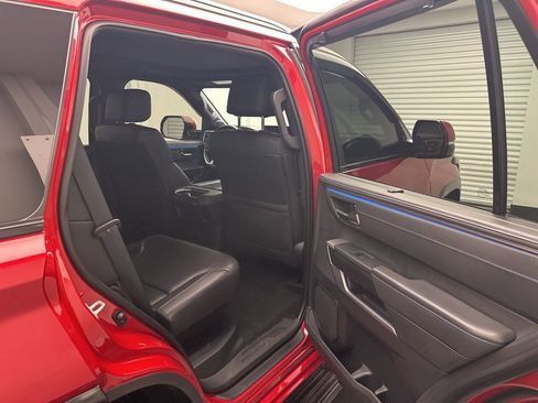 Used 2024 Toyota Sequoia Platinum image 7