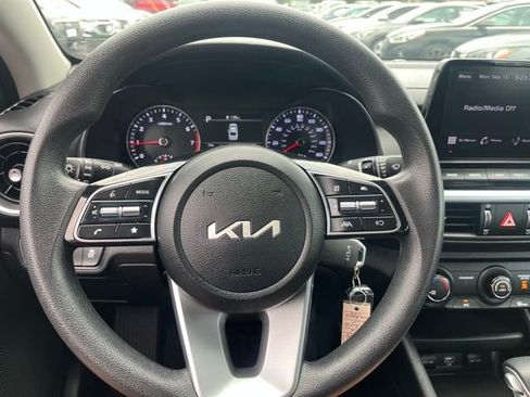 Used 2022 Kia Forte LXS image 18