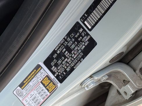 Used 2025 Kia K4 LXS image 31