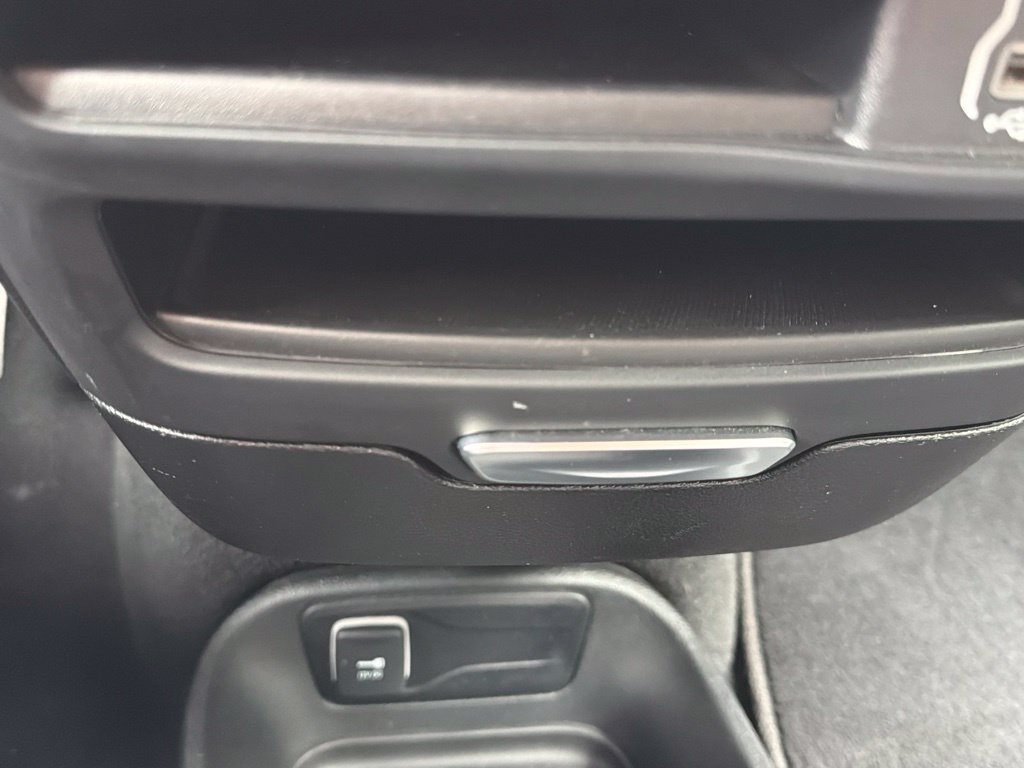 Used 2025 Chrysler Pacifica Select FWD image 27