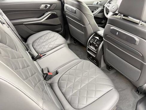 Used 2026 BMW X7 xDrive40i w/ M Sport Package AWD/4WD image 14