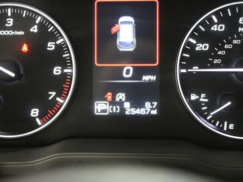 Used 2024 Subaru Crosstrek 2.0i Premium image 12