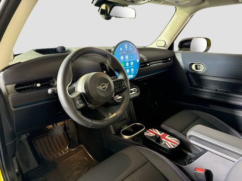 Used 2025 MINI Cooper S FWD image 9