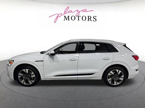 Used 2023 Audi e-tron Premium Plus w/ Premium Plus Package AWD/4WD image 7