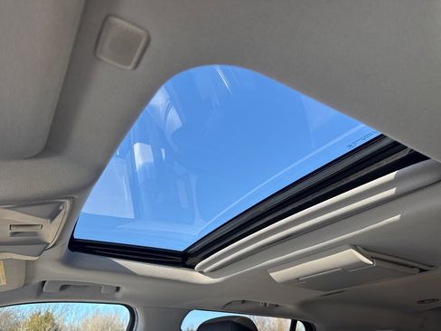 Used 2018 Cadillac Escalade Luxury image 33