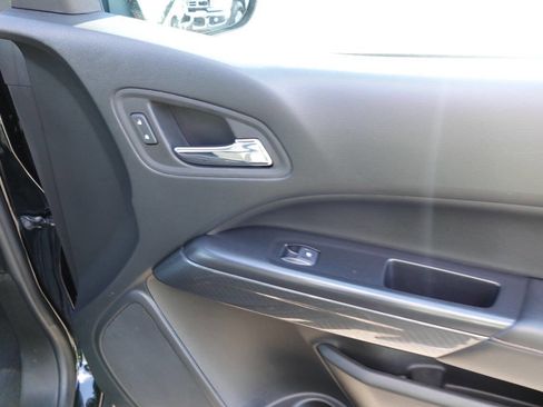 Used 2022 GMC Canyon AT4 image 34