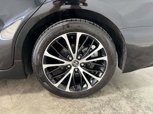 Used 2018 Toyota Camry SE w/ Moonroof Package image 7