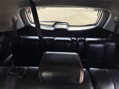 Used 2018 Toyota Highlander XLE image 18