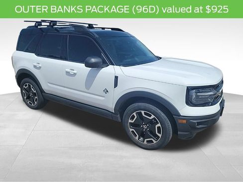 Used 2021 Ford Bronco Sport Outer Banks w/ Outer Banks Package (96D) AWD/4WD image 2