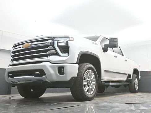 Used 2025 Chevrolet Silverado 2500 High Country w/ Technology Package AWD/4WD image 44