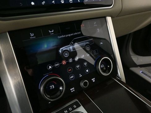 Used 2020 Land Rover Range Rover Long Wheelbase HSE image 13