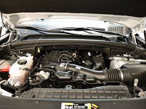 Used 2023 Jeep Grand Cherokee Limited w/ Luxury Tech Group II image 30