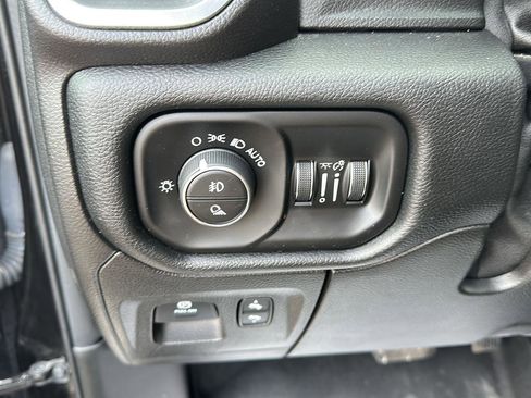 Used 2019 RAM 1500 Laramie image 25