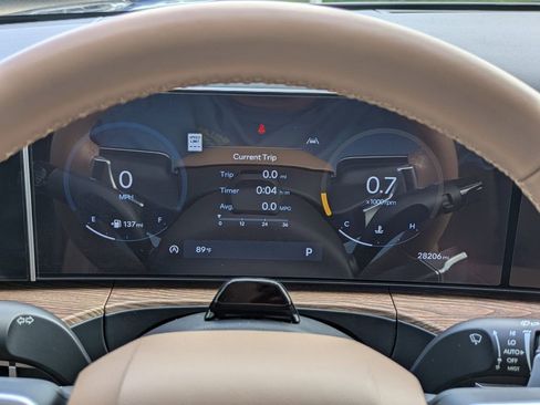 Used 2024 Hyundai Santa Fe Limited image 3