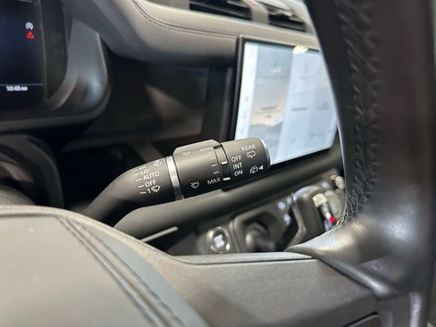 Used 2025 Land Rover Defender 110 X image 20