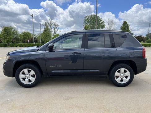Used 2014 Jeep Compass Sport w/ Power Value Group FWD image 3
