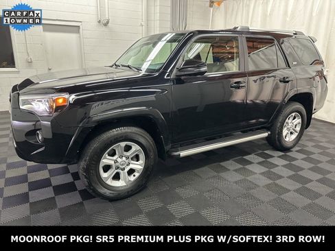 Used 2022 Toyota 4Runner SR5 Premium w/ Moonroof Package AWD/4WD image 1