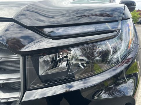 Used 2025 Honda Ridgeline TrailSport image 9
