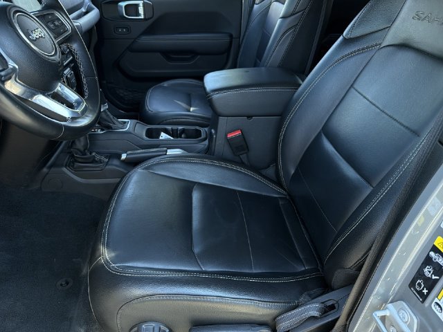Used 2022 Jeep Wrangler Unlimited Sahara AWD/4WD image 21