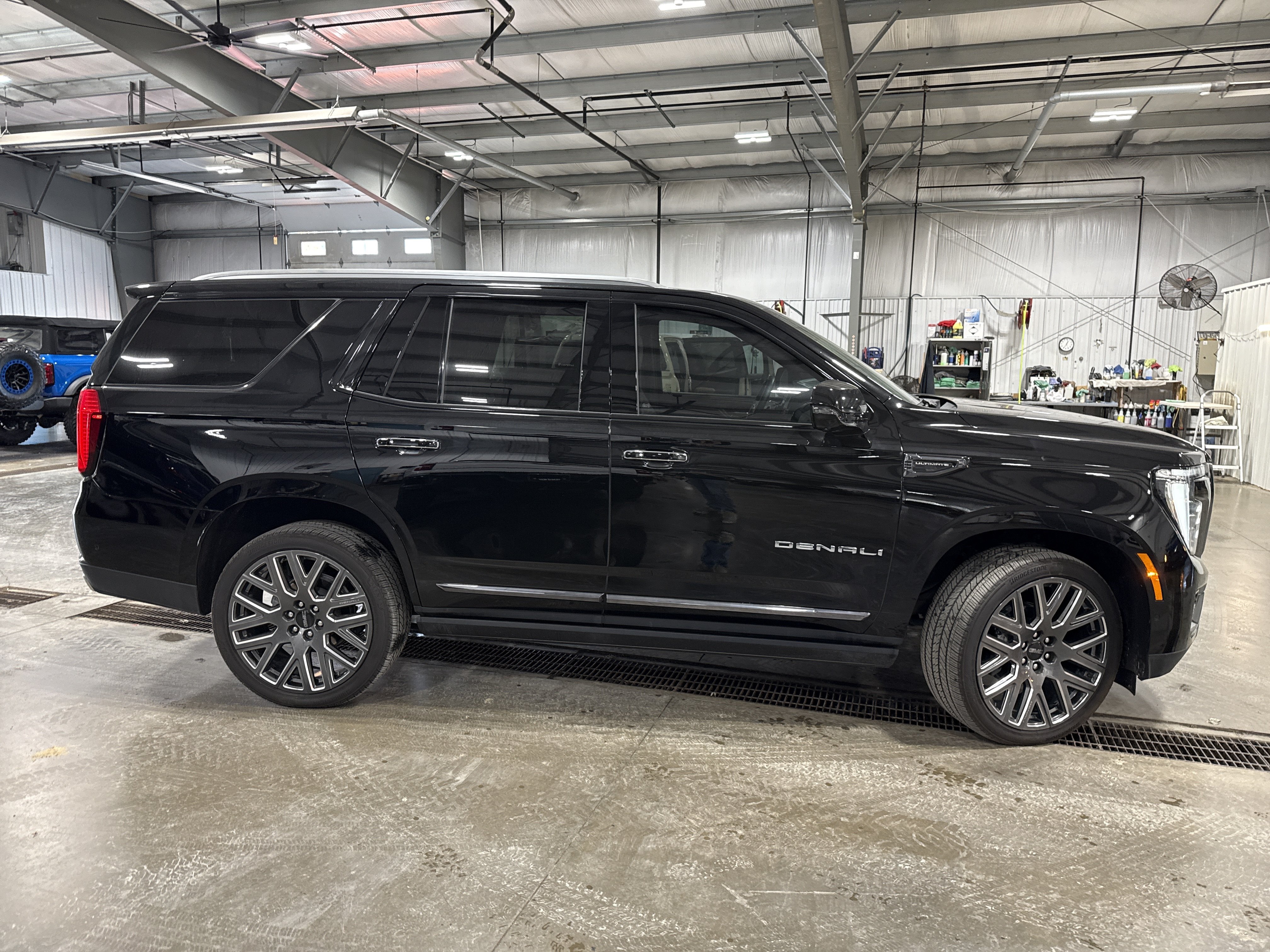 Used 2026 GMC Yukon Denali Ultimate AWD/4WD image 2