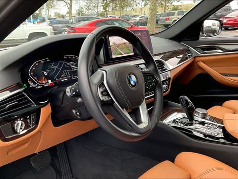 Used 2023 BMW 540i w/ Convenience Package image 16